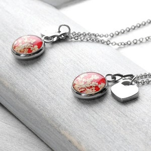 Pressed flower pendant Heart charm necklace Love earrings resin Initial necklace Name necklace Letter necklace immagine 2