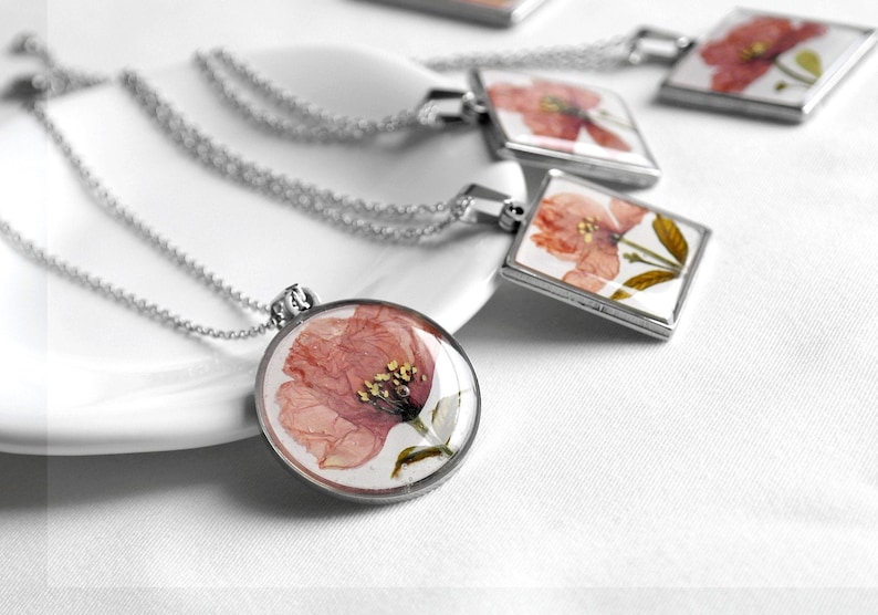 Pressed flower necklace resin Real flower necklace Poppy Birth flower pendant Birth month necklace August birthday necklace image 1