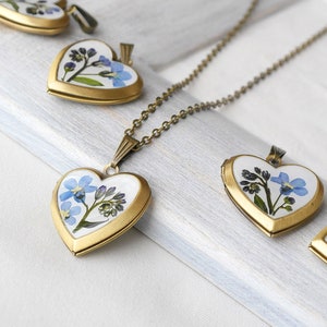 Heart locket necklace remember resin Photo locket pendant Forget me not flower necklace Real flower Pressed flowers image 4