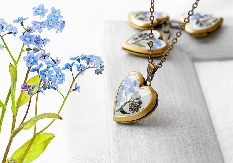 Heart locket necklace remember resin Photo locket pendant Forget me not flower necklace Real flower Pressed flowers image 9