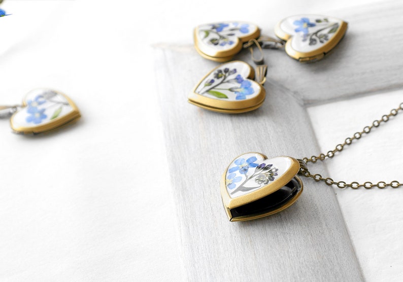 Heart locket necklace remember resin Photo locket pendant Forget me not flower necklace Real flower Pressed flowers image 6