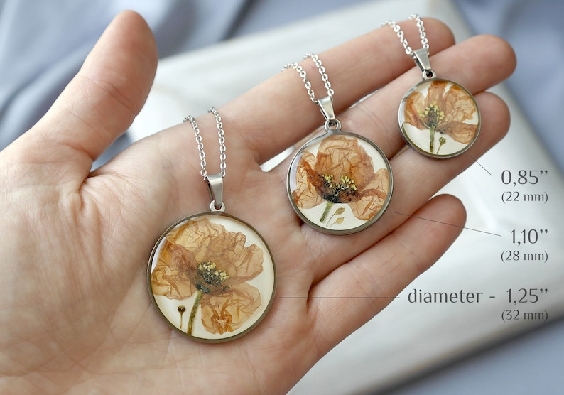 Pressed flower necklace resin Real flower necklace Poppy Birth flower pendant Birth month necklace August birthday necklace image 2