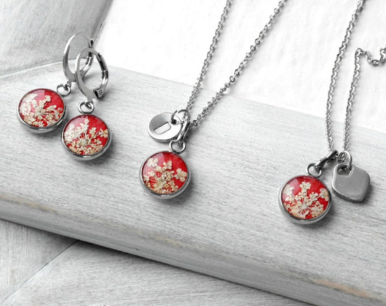 Tiny real flower necklace earrings set Resin necklace Pressed flower earrings Matching mother daughter necklace Initial pendant Dry flower image 10