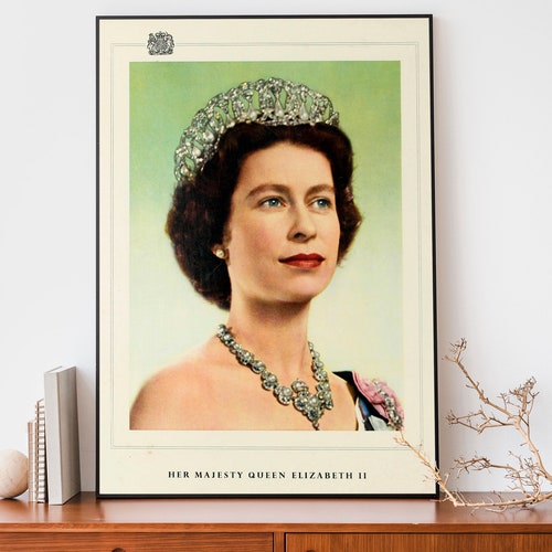 Queen Elizabeth Print Vintage Queen of England Poster HRH Etsy Israel