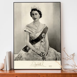 Queen Elizabeth Photo Print, Vintage Queen Of England Poster, HRH Wall Art, Royal Family Decor