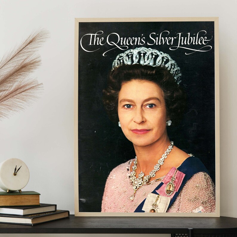Queen Elizabeth Silver Jubilee Photo Print Vintage Queen of Etsy