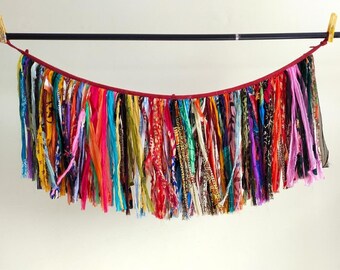 Cenefa de tela sari reciclada estilo bohemio: decoración hippie para habitaciones