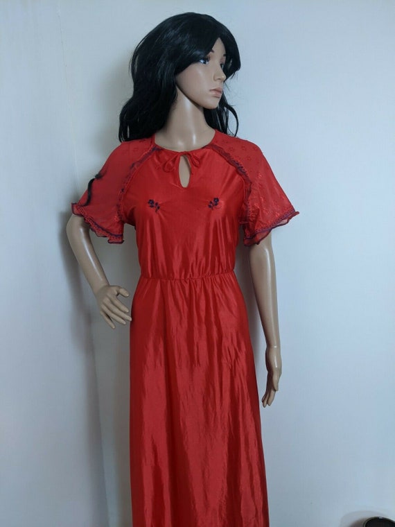 Vintage 70s Silky Red Embroidered Lace Negligee N… - image 3