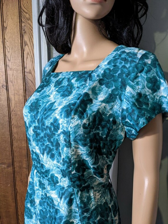 Vintage 1950s 60s Painted Floral Teal Wiggle Bomb… - image 5