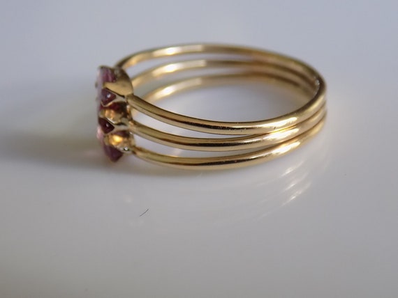 Vintage 18CT Gold Garnet Harem Style Ring - image 2