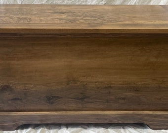 Hope Chest W/Tray, Walnut (pic), Maple, Oak or Pine