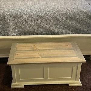 Hope Chest, Pine, Cedar Lined