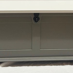 Hope Chest, Painted Pine, Cedar line w/Tray and Lock