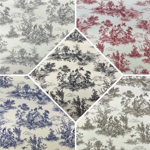 Könnte beinhalten: Eine Collage von Stoffmustern mit einem klassischen Toile de Jouy-Design. Die Muster zeigen das Muster in verschiedenen Farben: Schwarz, Rot, Blau, Grau und Braun. Das Design zeigt pastorale Szenen mit Figuren, Bäumen und architektonischen Elementen.