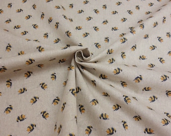 Bumble Bee Tablecloth . Rectangle, Round or Oval.  Queen Bee or Mini Bee. 135cm wide Up to 400cm long  .Cotton Rich  UK Tablecloth UK .