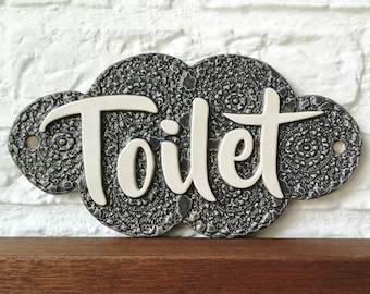 Vintage toilet sign in dark grey | Handmade ceramic bathroom sign | Customized housewarming gift | Doily pattern with cloud shape