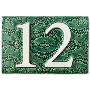Emerald green housenumber sign vintage | Personalized housenumber plaque | Customized address sign | Old lace pattern | Handmade ceramics