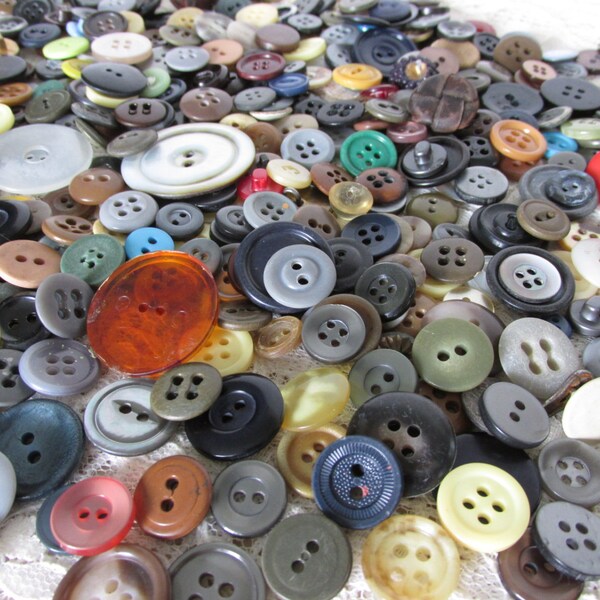 400 Vintage Buttons, Vintage button destash lot, tag embellishment, DIY weddings, sewing supply, simple buttons, button jewelry supplies BC9