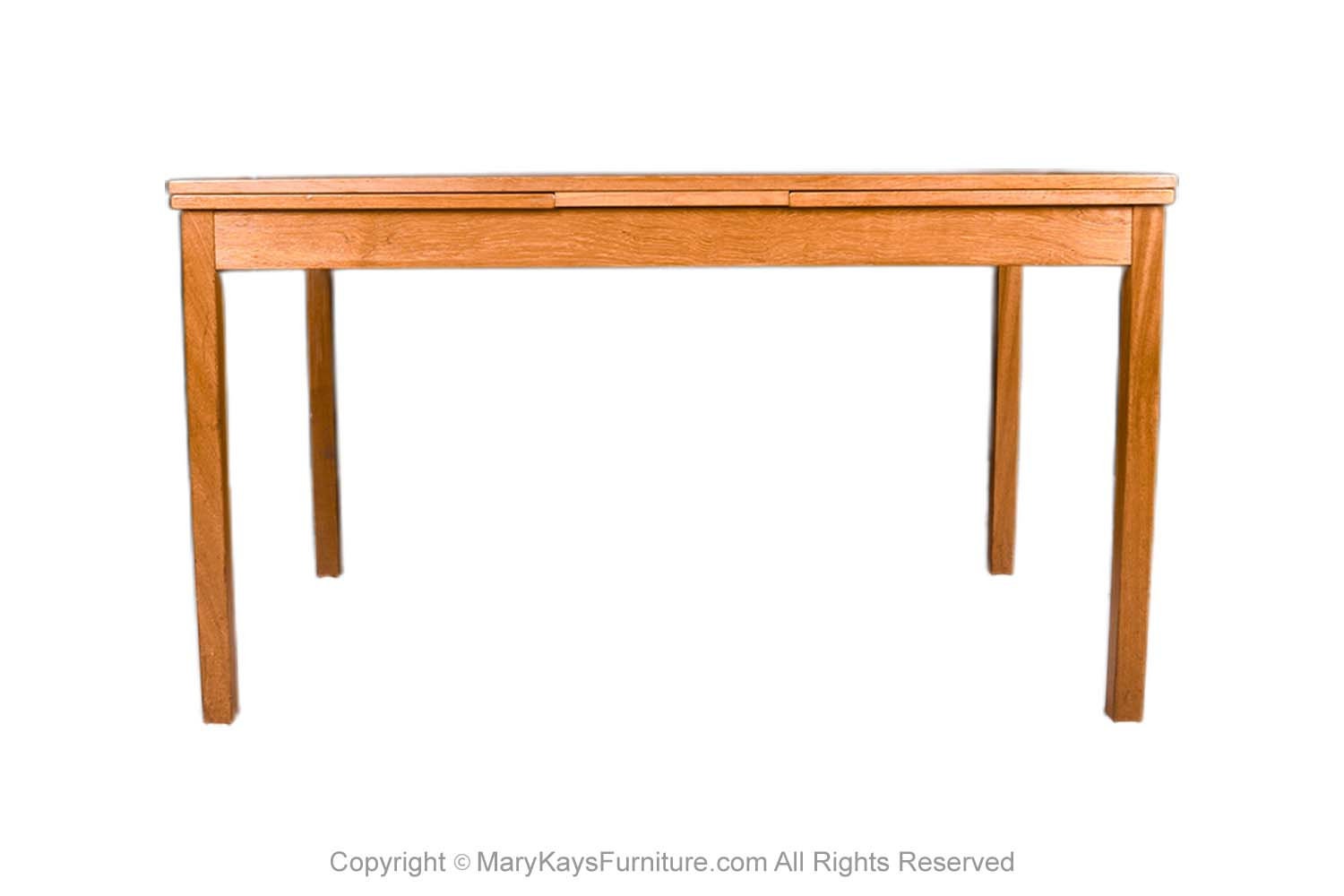 Denmark teak テーブル Expand Your Dining Space with Ease: Danish Mid Century
