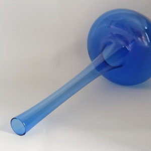 Vintage glass vase / solifleur vase / vase in blue / mouth-blown and hand-formed / 28 cm