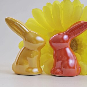 2 tiny ceramic rabbits / vintage Easter / Easter figurine Easter bunny / Easter decoration / kitsch / ceramic figures Height: 5.5 cm (2.1 &quot;)