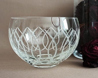 Vintage crystal bowl / clear glass bowl
