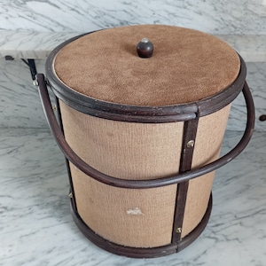 Vintage sewing box / drum / sewing box / vintage box for sewing kit