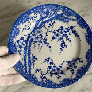 Vintage cake plate - 1 piece replacement plate &quot;Cherry Blossom&quot; white blue / small plate / vintage porcelain from Japan / old Japanese series