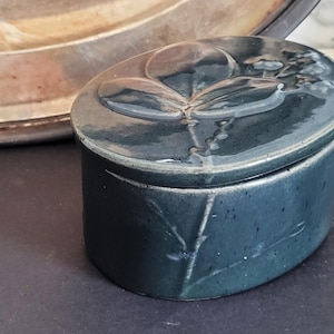 Vintage Deckeldose aus Keramik, Handarbeit aus den 1960er Jahren / German Pottery / Schmuckdose / Schmuckschatulle