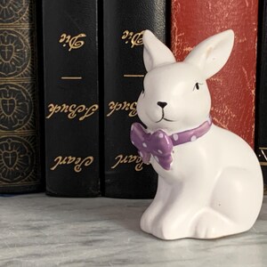 Small white ceramic bunny / Vintage Easter / Easter bunny figure / Easter decoration / Kitsch / Ceramic figures