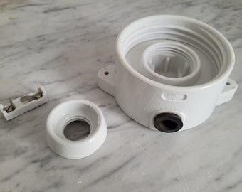Vintage ceramic base for wall lamps / lamp holder with wall bracket / for E27 light bulbs / lamp part / lamp replacement part