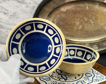 2 small bowls / hand-thrown bowls / 1950s ceramics / vintage bowls / polka dots