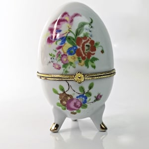 Porcelain egg box with lid and floral pattern / jewelry box / three-legged egg / decorative egg / porcelain Easter egg / collector's egg / casket