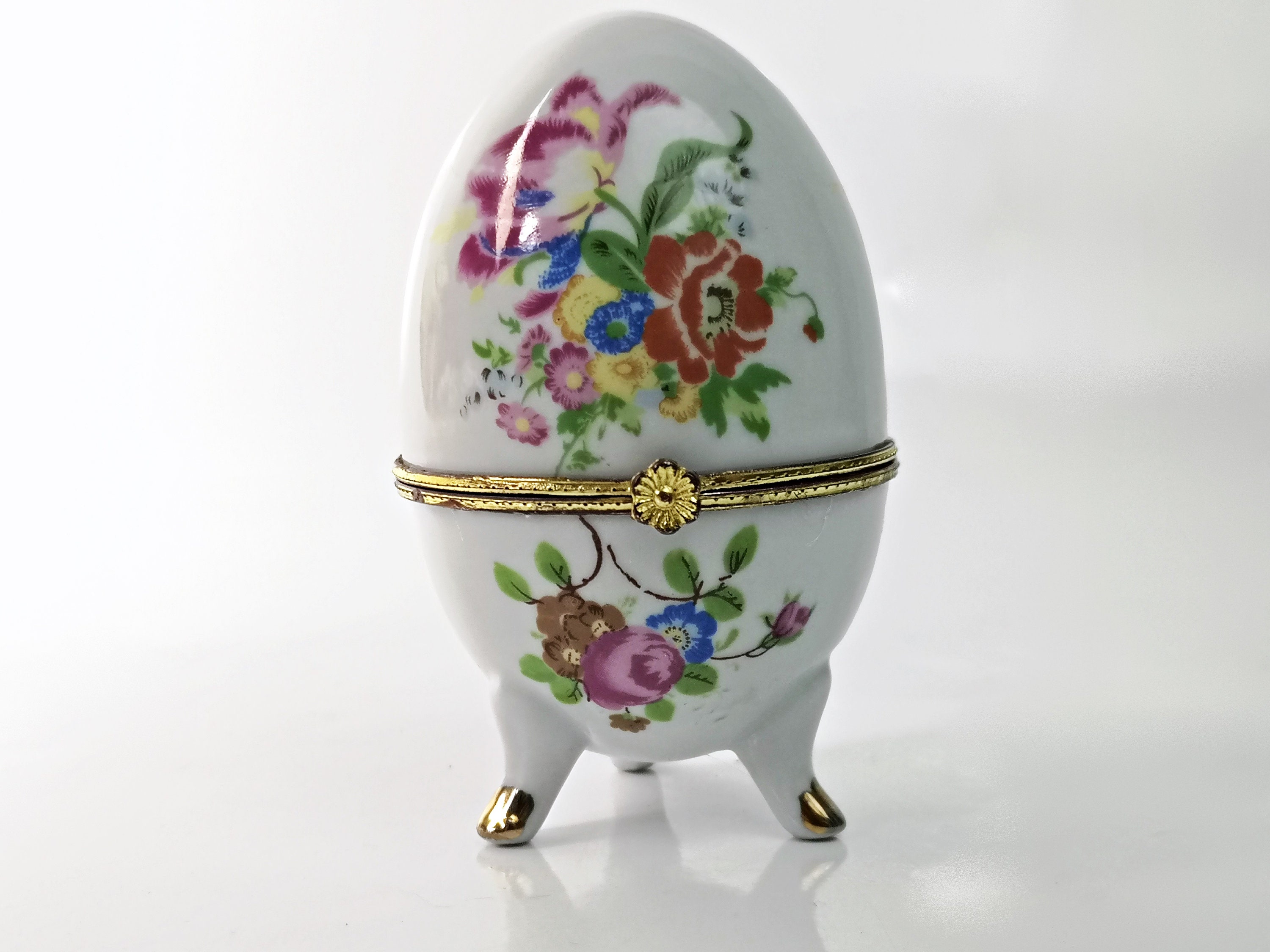 Porcelain easter egg