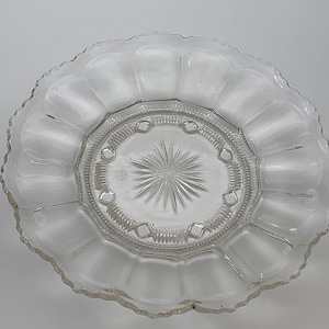 Vintage glass plate / cake plate / flat bowl / jewelry bowl made of pressed glass / pressed glass bowl / Sachsenglas