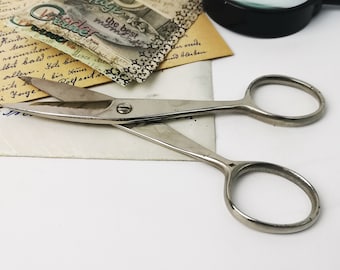 small, old scissors / household scissors / sewing / 12.5 cm / GDR / around 1970