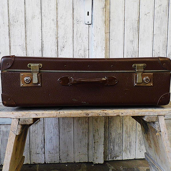 old, large suitcase / 40s / vulcanized fiber / suitcase / luggage