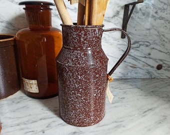 Vintage milk jug / old enameled jug / vase for the farmhouse