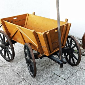 großer antiker Bollerwagen / Leiterwagen /  alter Handwagen aus Holz / Rustikale Dekoration
