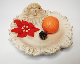 Vintage Christmas plate, old wall plate plate, decorative plate, Santa Claus