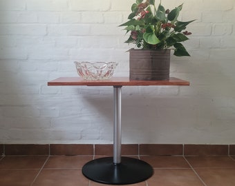 Vintage Fernsehtisch drehbar / kleiner Tisch - Drehtisch / Beistelltisch DDR Möbel / Minimalistisches Bauhaus Design der 70er