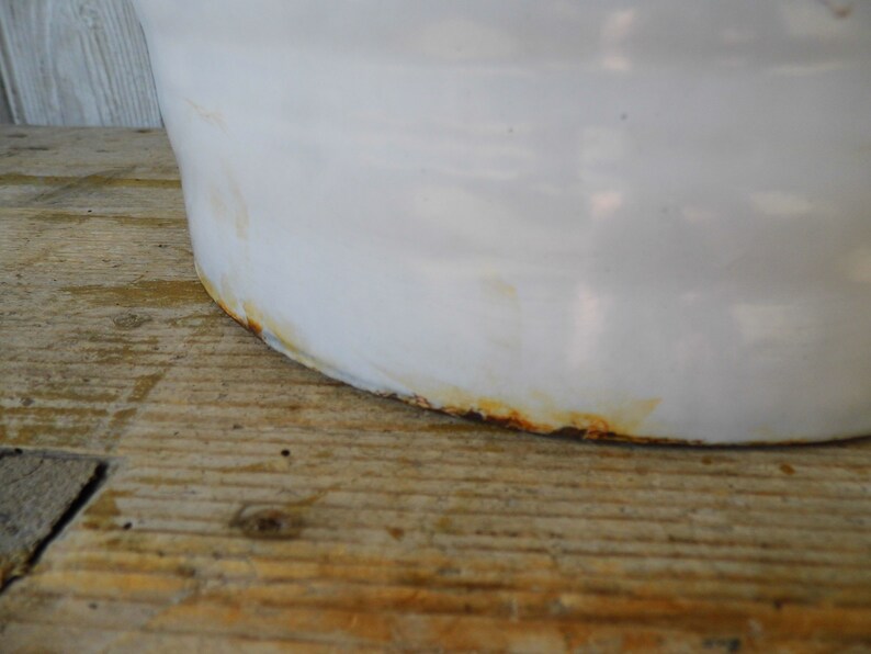 old enamel bucket white