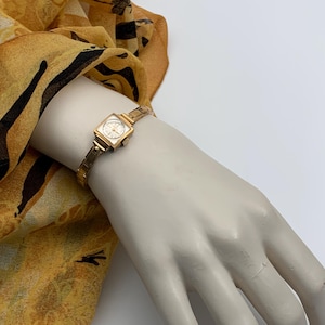 Vintage wind-up wristwatch / delicate ladies' watch / ladies' wristwatch / mechanical watch ZentRa / gold-plated watch