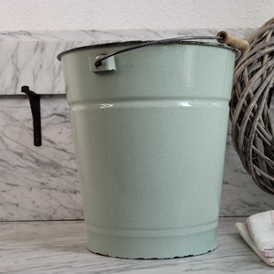Old water bucket / pastel green enamel bucket / green enamel bucket / 10 liters