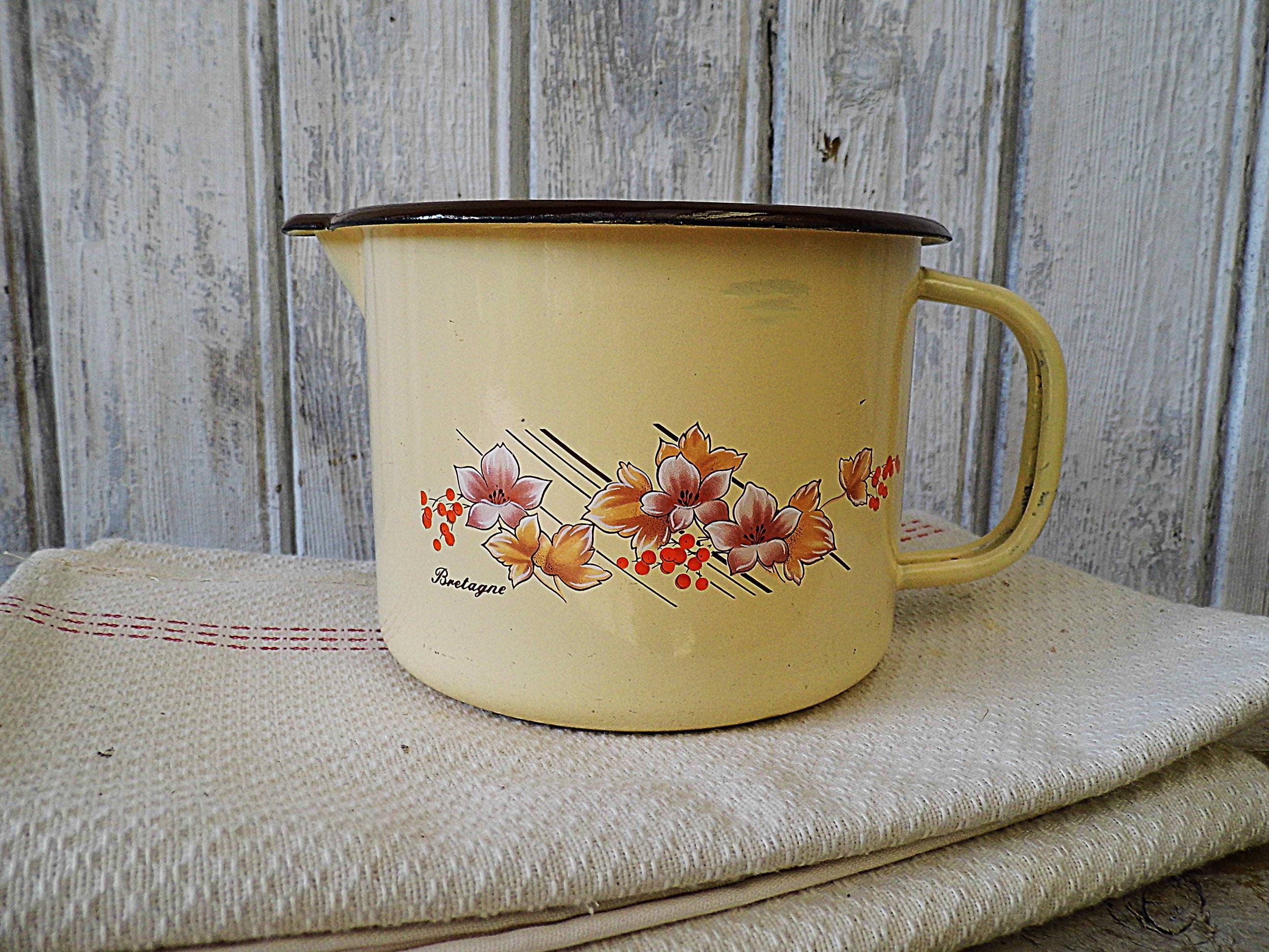 Vintage Enamel pot / Milk pot / 60s Saucepan / france Etsy