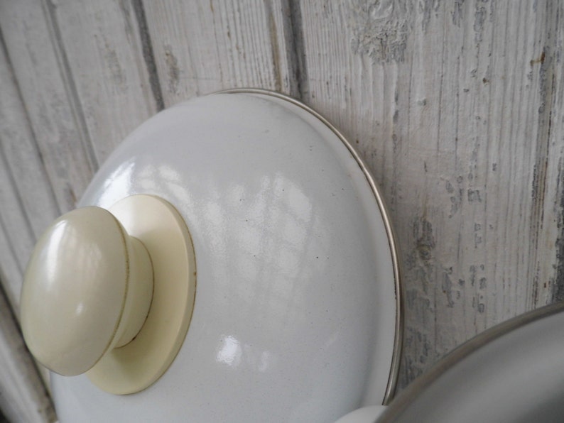 floral pattern 70s Enamel cooking pot retro