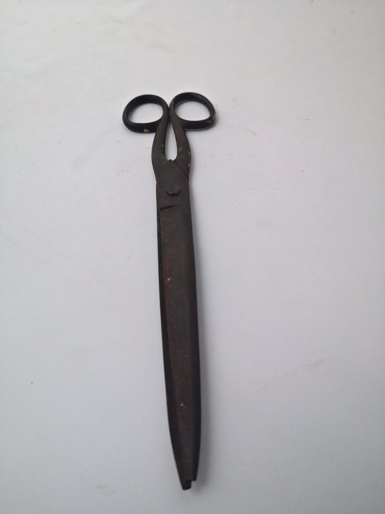 large rusty scissors / hatter / tailor's scissors / BROCANTE / around 1940 / vintage image 3