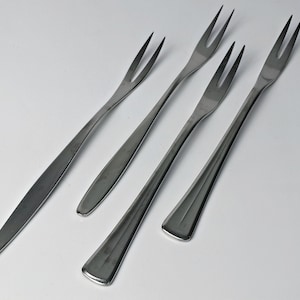 2 pieces elegant roasting fork / WMF / cutlery / two prongs / serving cutlery / stainless steel / Cromargan Germany
