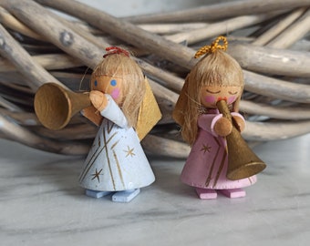 2 angels made of wood / miniature 6 cm / folk art East Germany