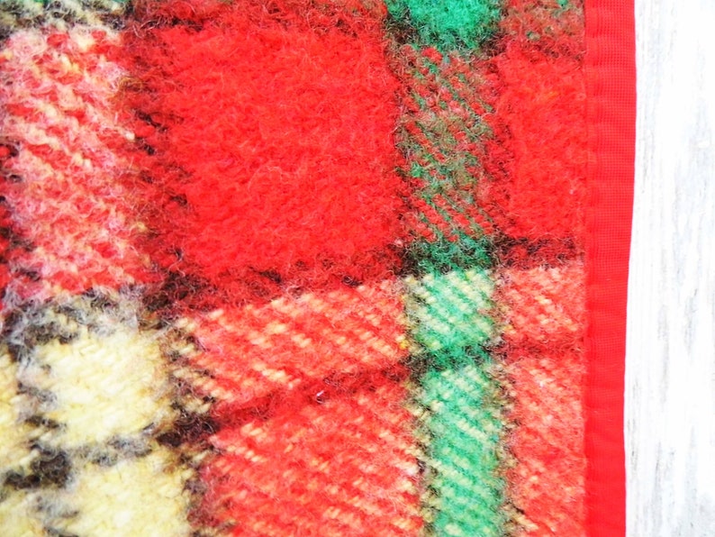 Old checkered blanket warm blanket vintage plaid